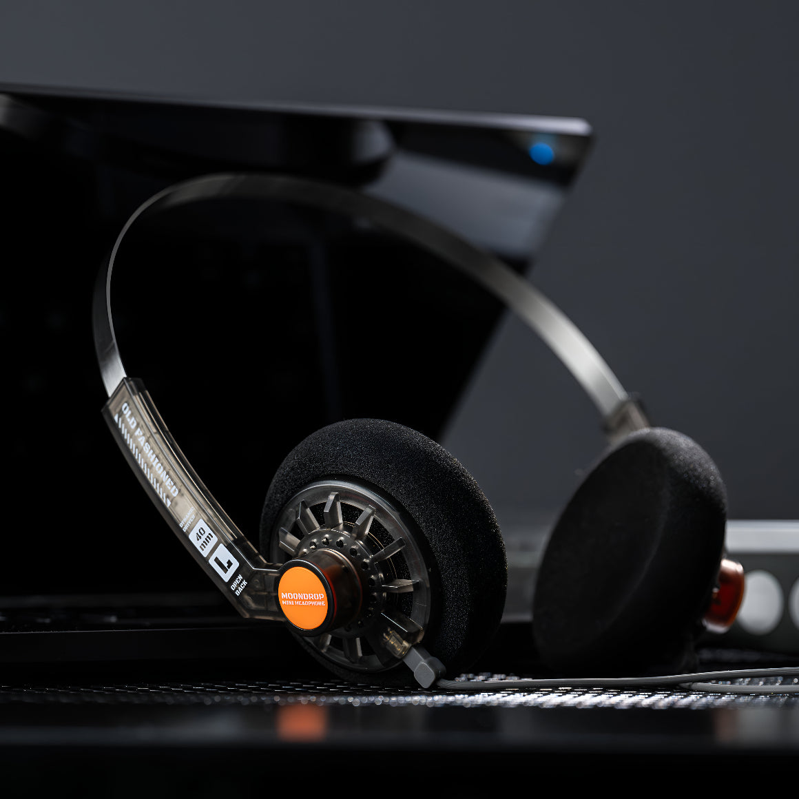 Headphone-Zone-Moondrop-Old-Fashioned