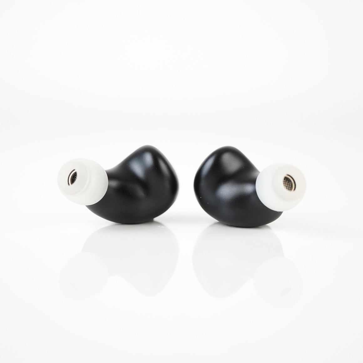Headphone-Zone-Noble-Audio-Onyx-Demo-Unit