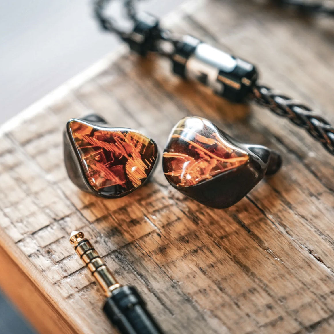 Headphone-Zone-Noble-Audio-Spartacus