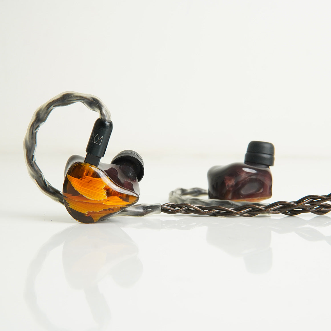 Headphone-Zone-Noble-Audio-Spartacus-demo-unit01