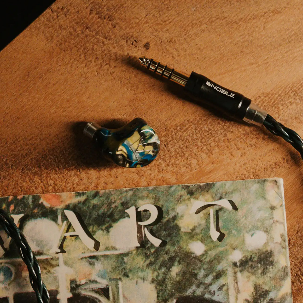 Headphone-Zone-Noble-Audio-Van-Gogh