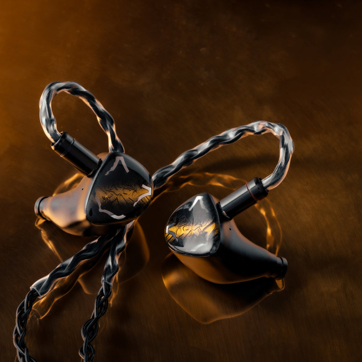 Headphone-Zone-Noble-Audio-Vanguard