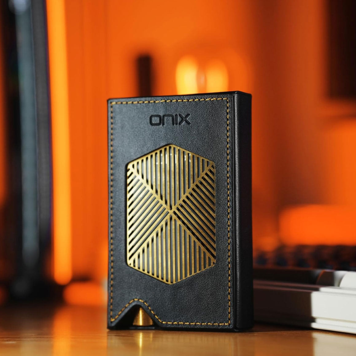 Headphone-Zone-Onix-Overture-XM5-Leather-Case