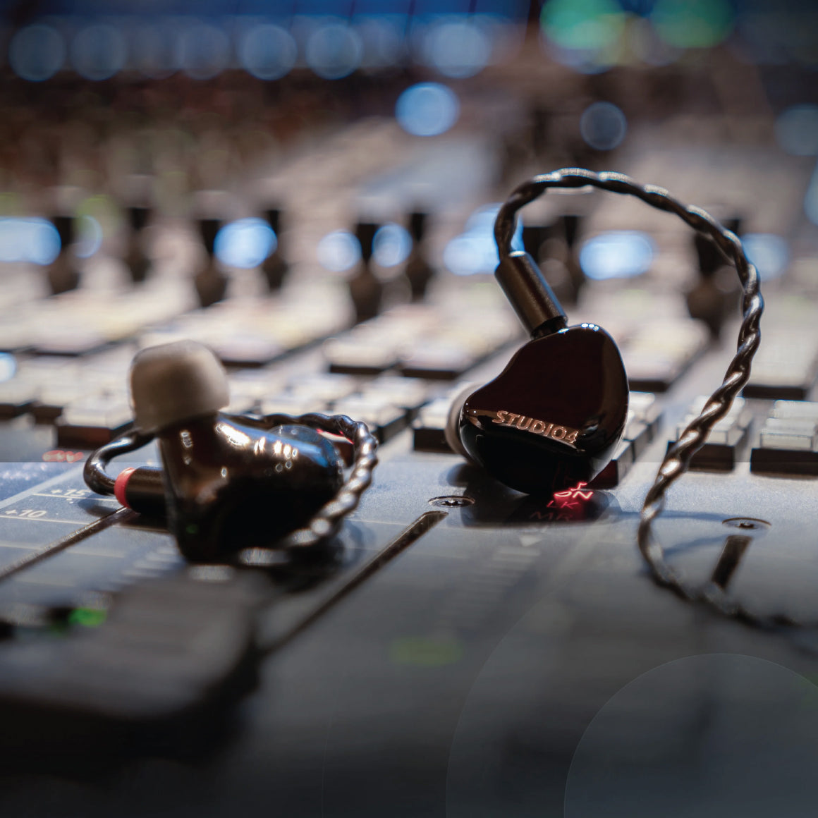 Headphone-Zone-Softears-Studio4