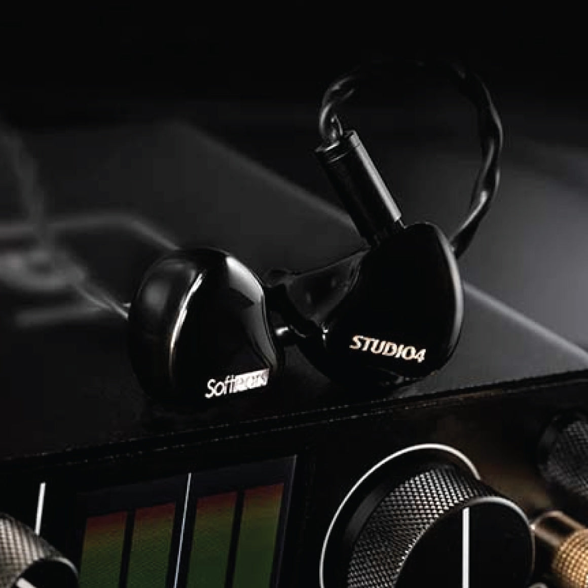 Headphone-Zone-Softears-Studio4