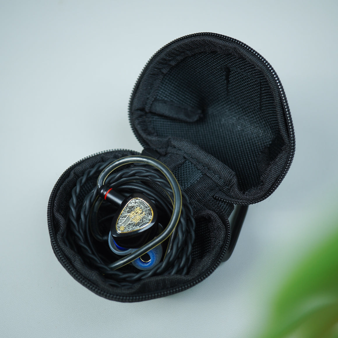 #Color_Black