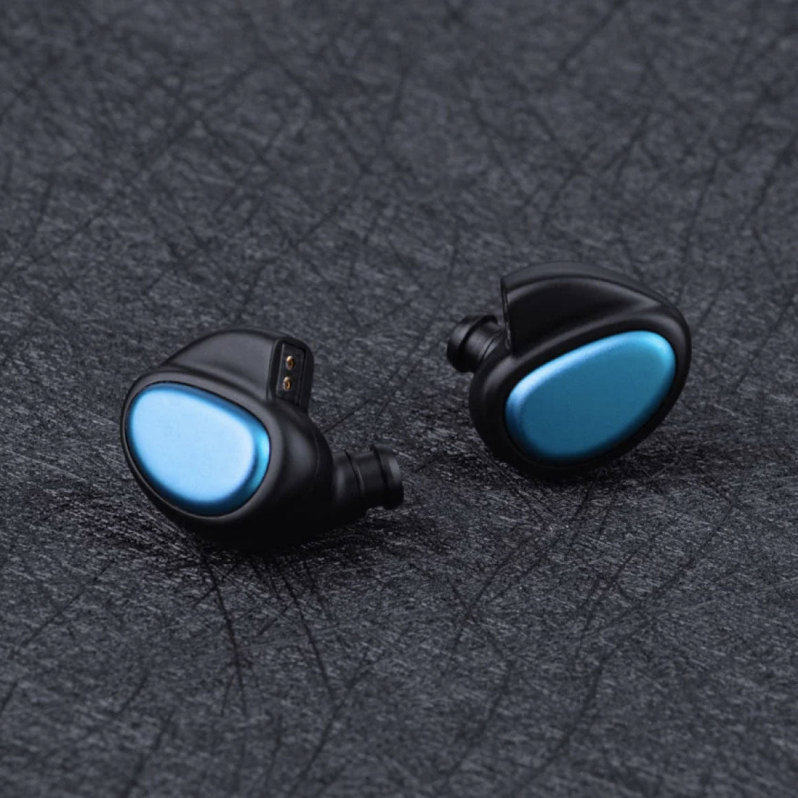#color_titanium