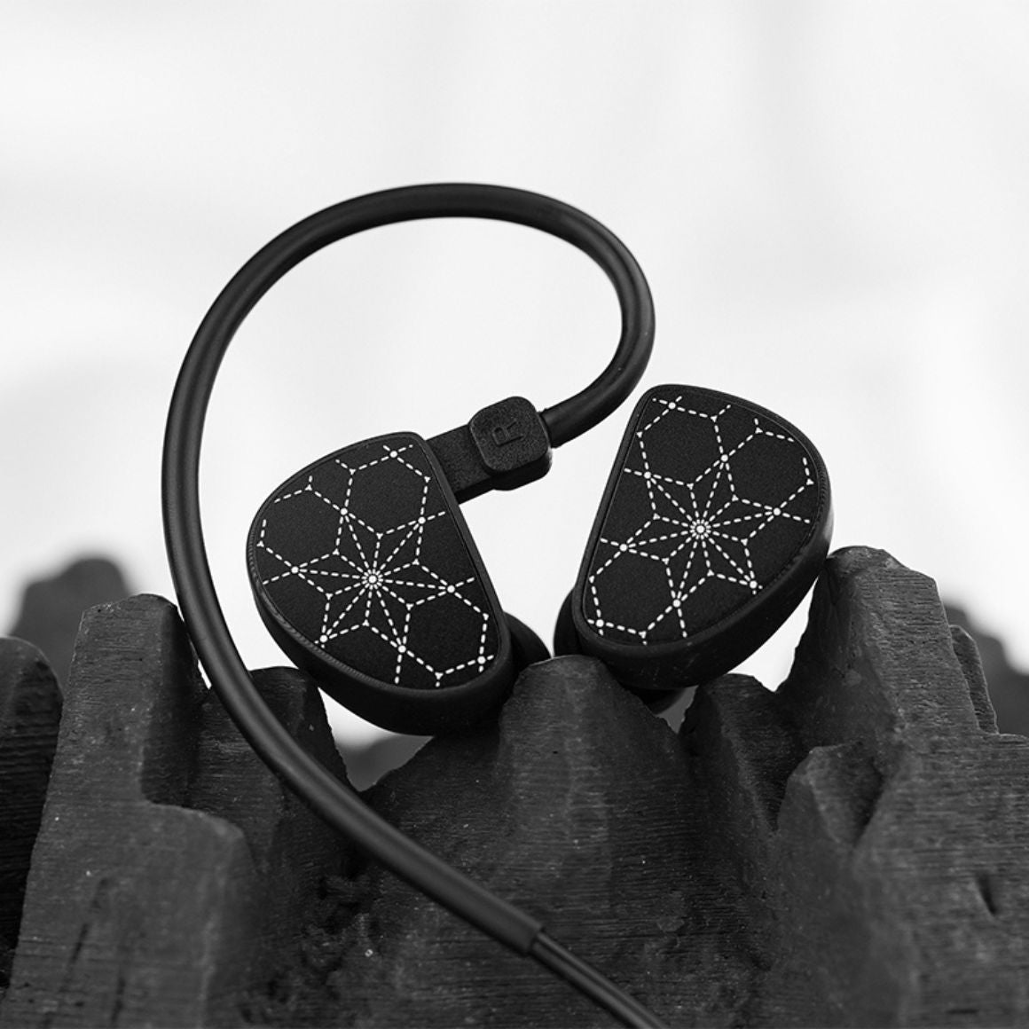 #type_With Mic