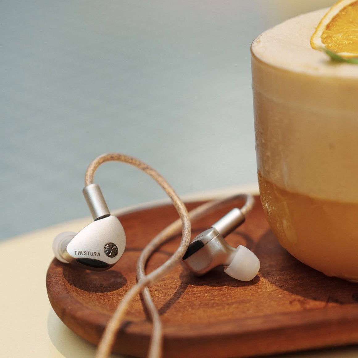 Headphone-Zone-Twistura-WoodNote