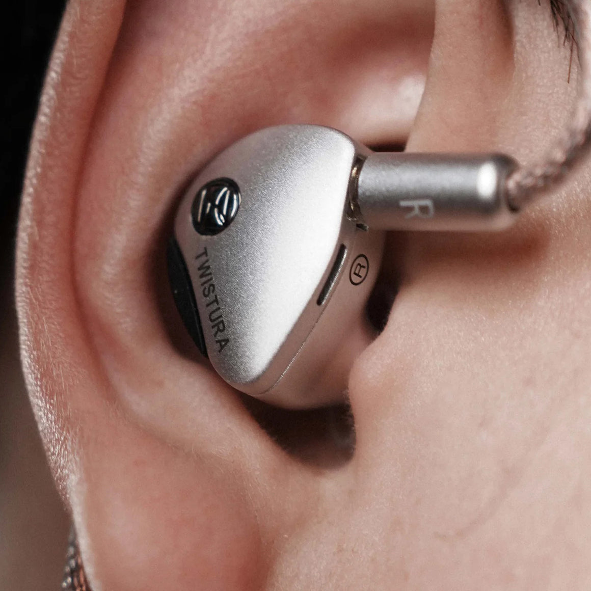 Headphone-Zone-Twistura-WoodNote