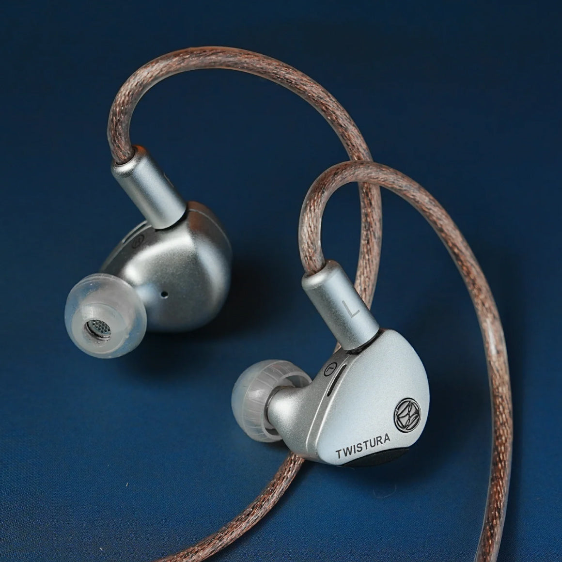 Headphone-Zone-Twistura-WoodNote
