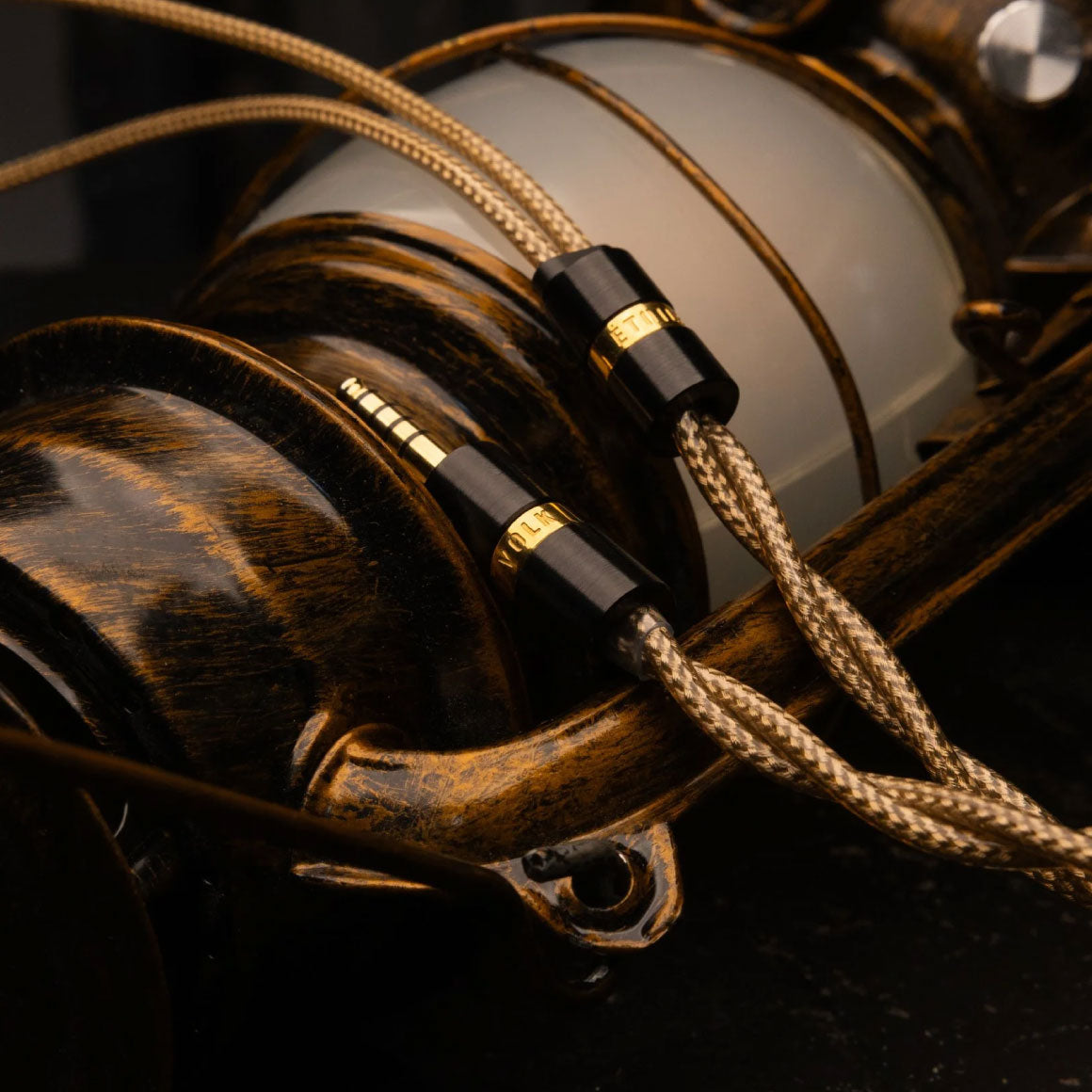 Headphone-Zone-Volk-Audio-Etoile