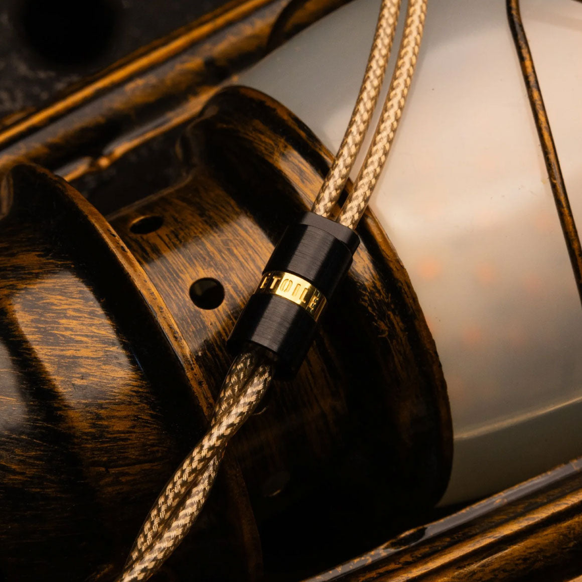 Headphone-Zone-Volk-Audio-Etoile