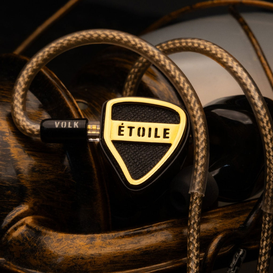 Headphone-Zone-Volk-Audio-Etoile