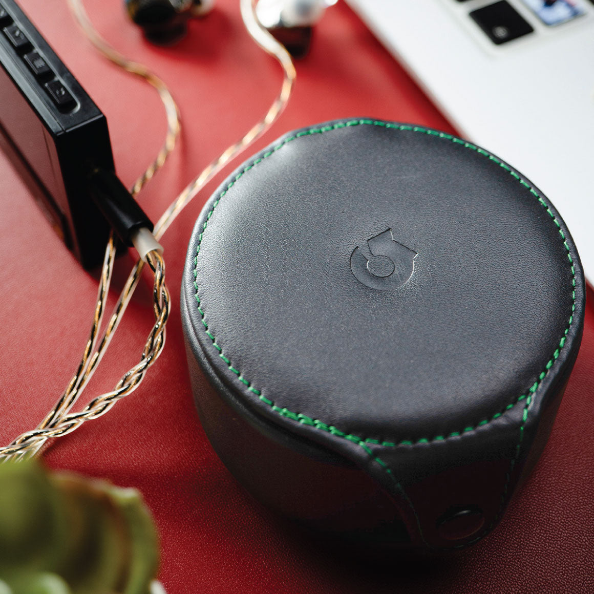 Headphone-Zone-WonderWall-Case