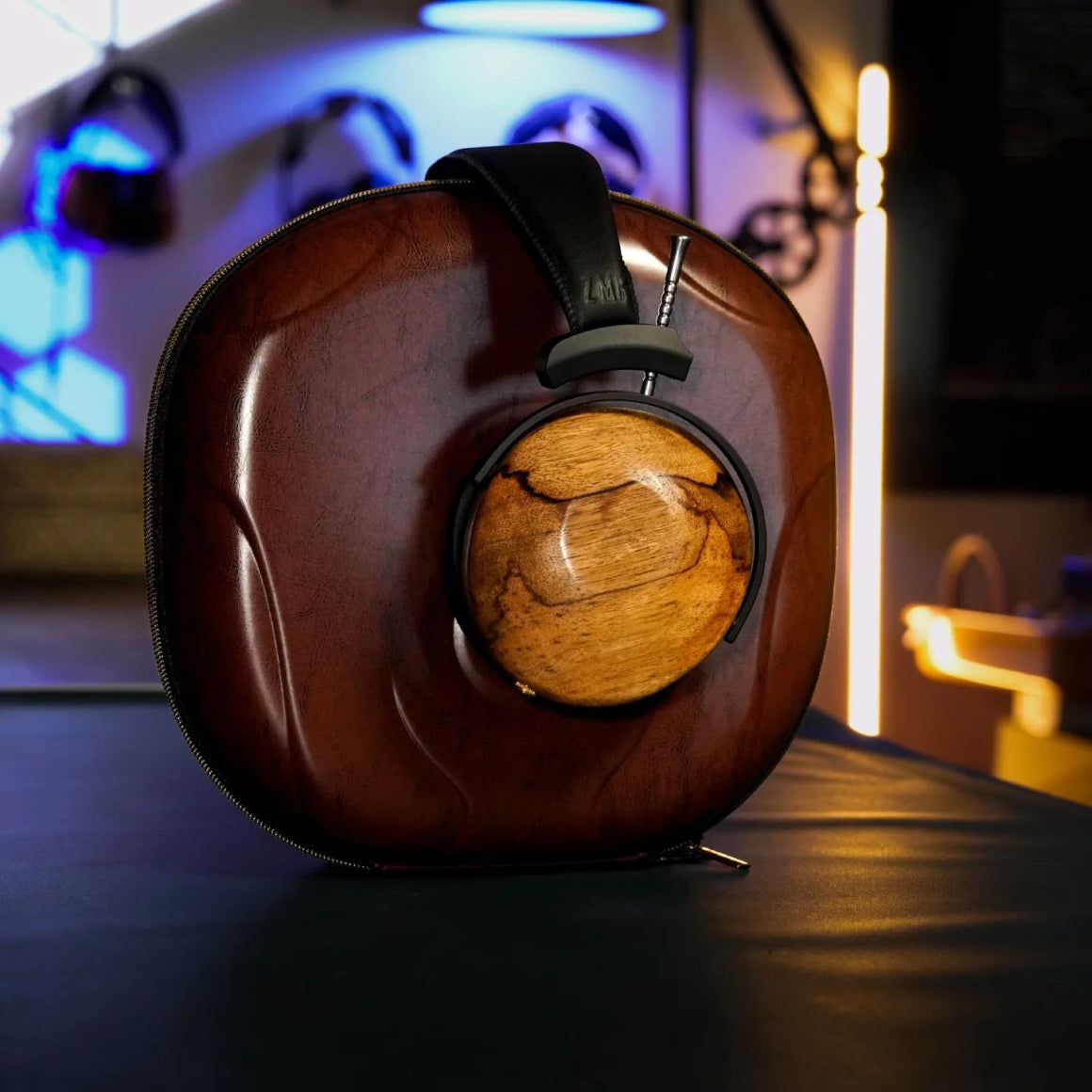 Headphone-Zone-ZMF-Bokeh-Black-Limba-BStock