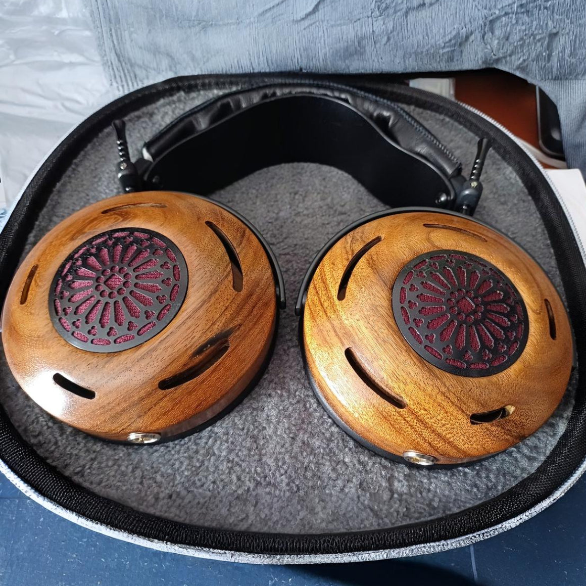 Headphone-Zone-ZMF-Auteur-B-Stock-Standard-Version