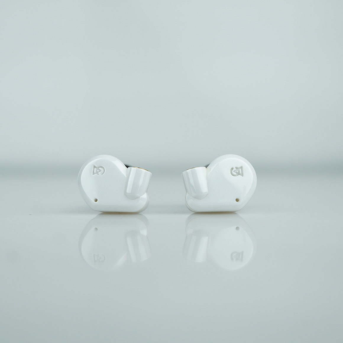 Headphone-Zone-Campfire-Audio-Vega-Demo-Unit