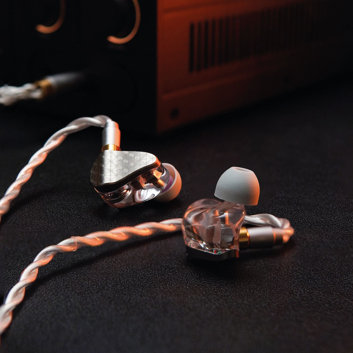 Headphone-Zone-ddHiFi-X-Moondrop-Surface