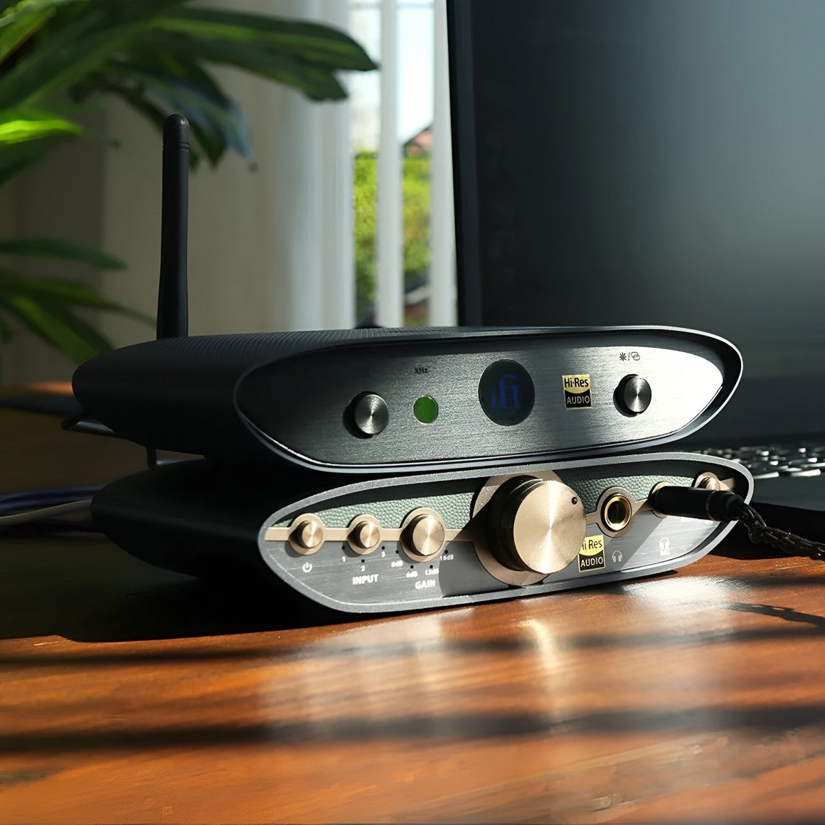 Headphone-Zone-iFi-Audio-ZEN-Air-Blue-2