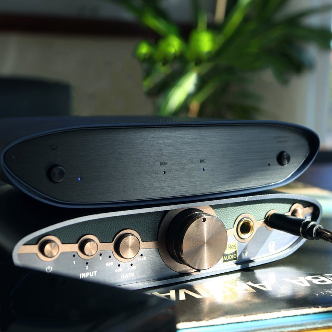 Headphone-Zone-iFi-Audio-ZEN-Air-Phono-2