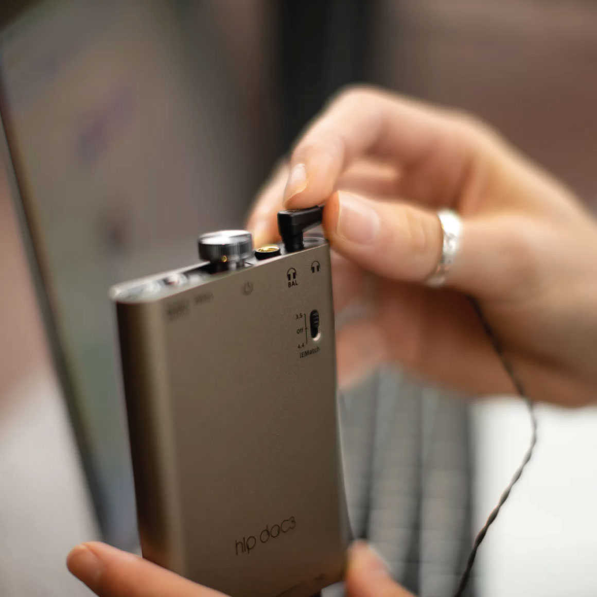 #color_titanium shadow