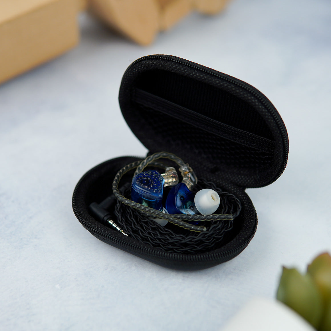 Headphone-Zone-x-KZ-FreeFall-Case
