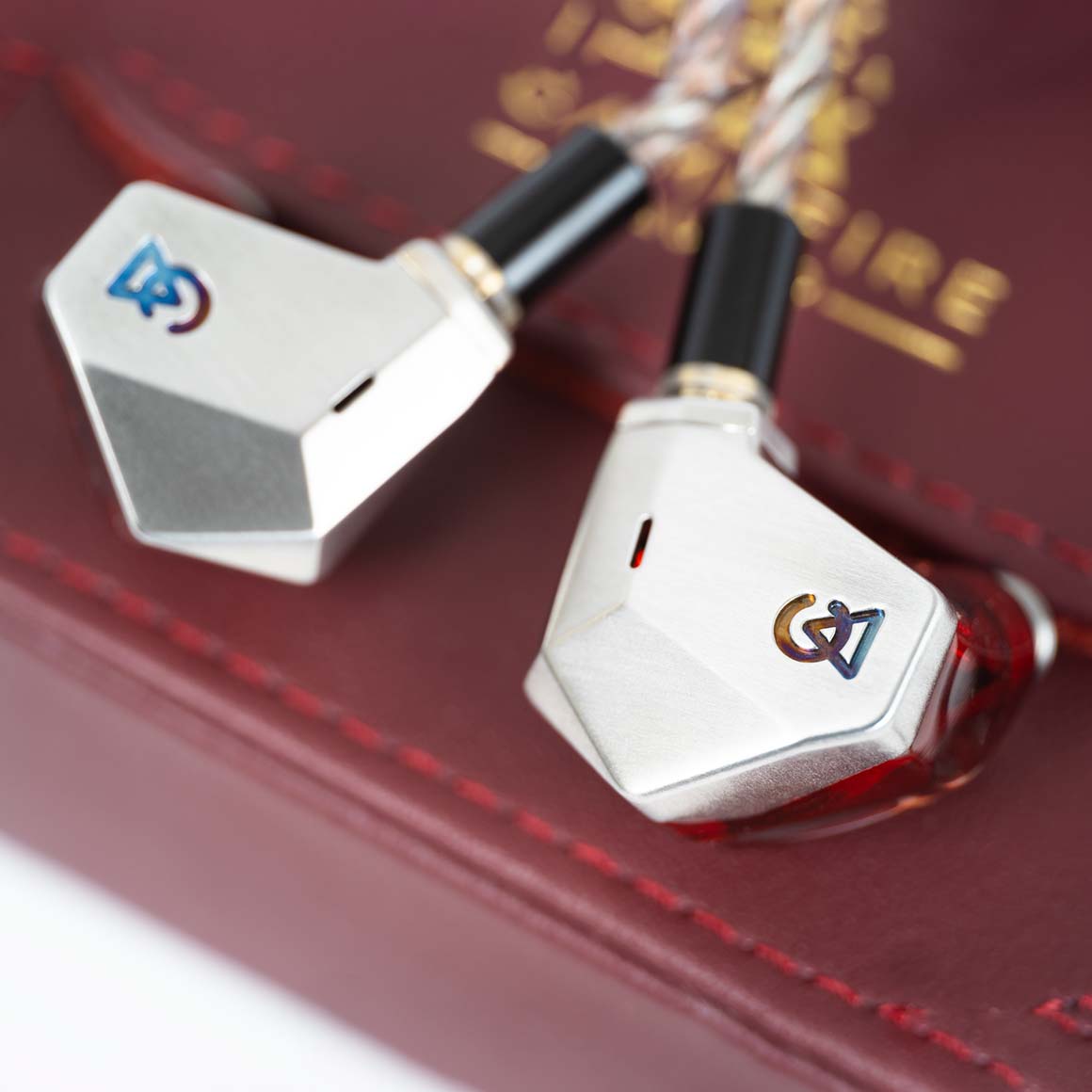 Headphone-zone-Campfire-Audio-Grand-Luna