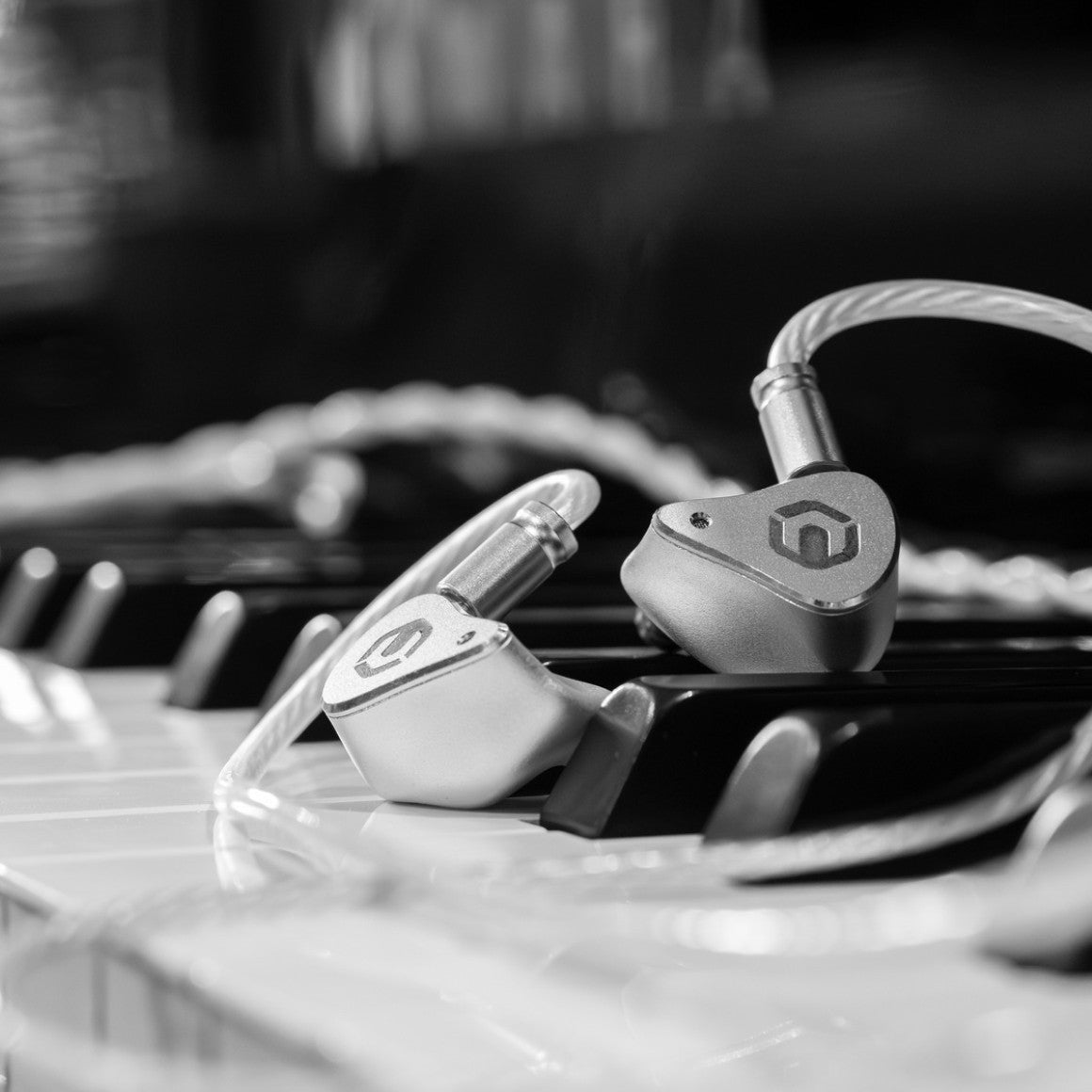 Headphone-Zone-Crinear-Reference