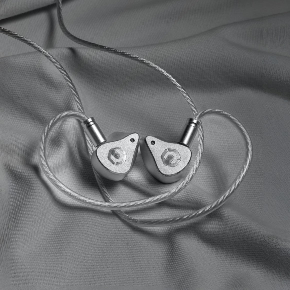 Headphone-Zone-Crinear-Reference