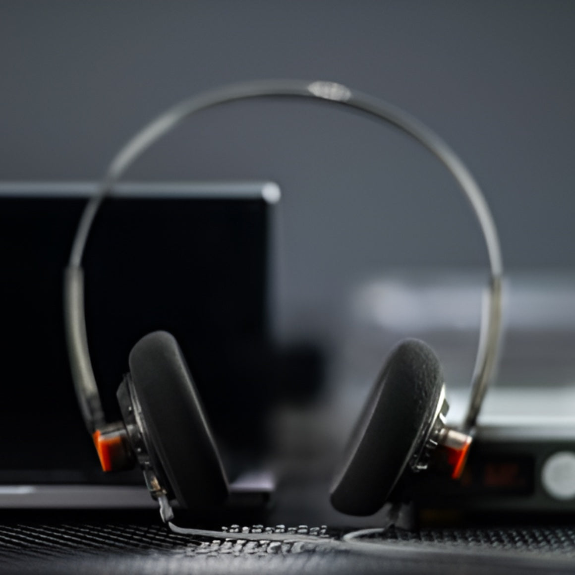 Headphone-Zone-Moondrop-Old-Fashioned