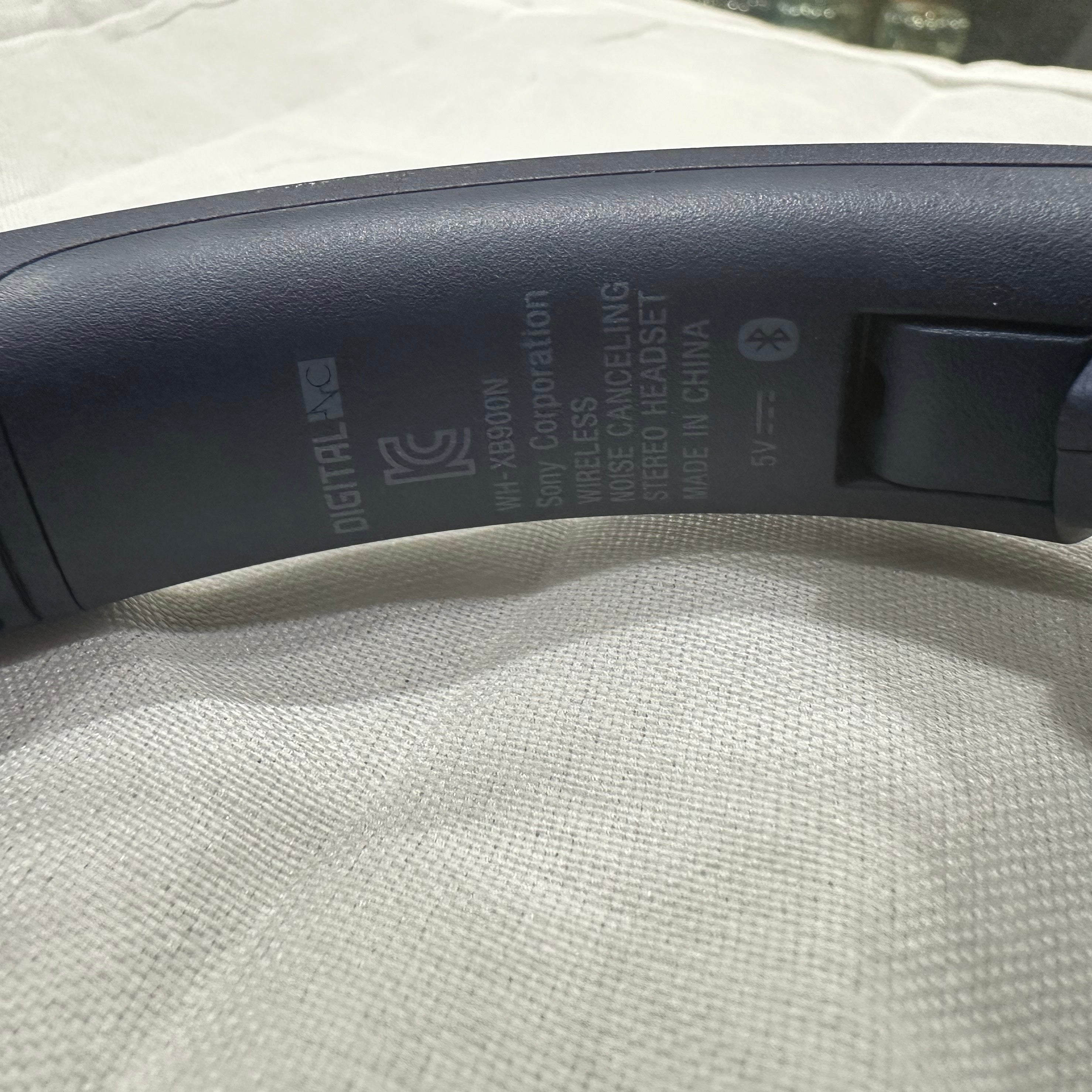 Sony - WH-XB900N (Pre-Owned)