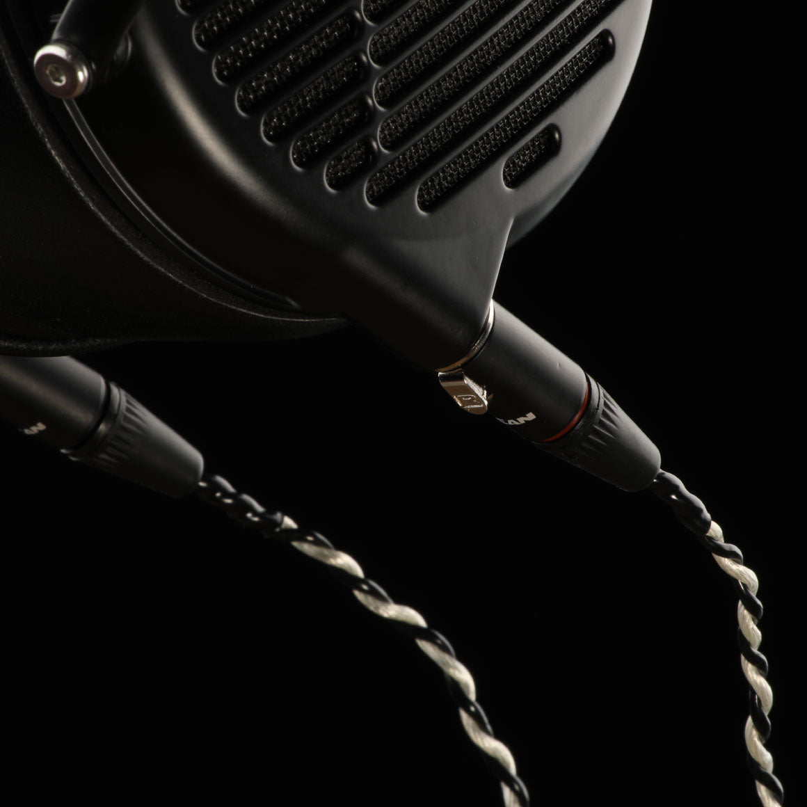 Headphone-Zone-Audeze-LCD-24