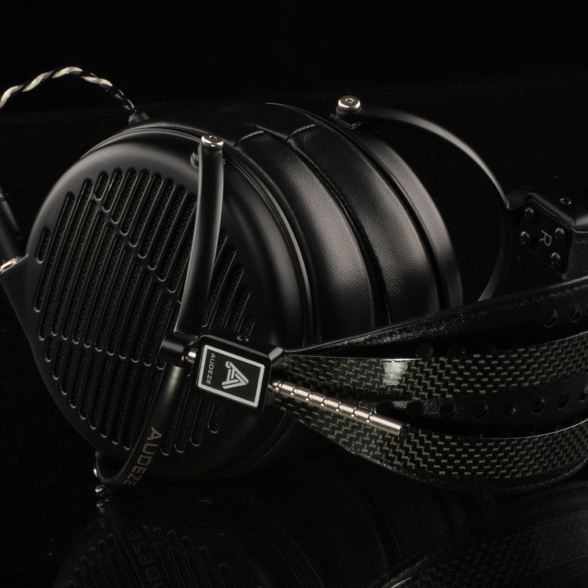 Headphone-Zone-Audeze-LCD-24