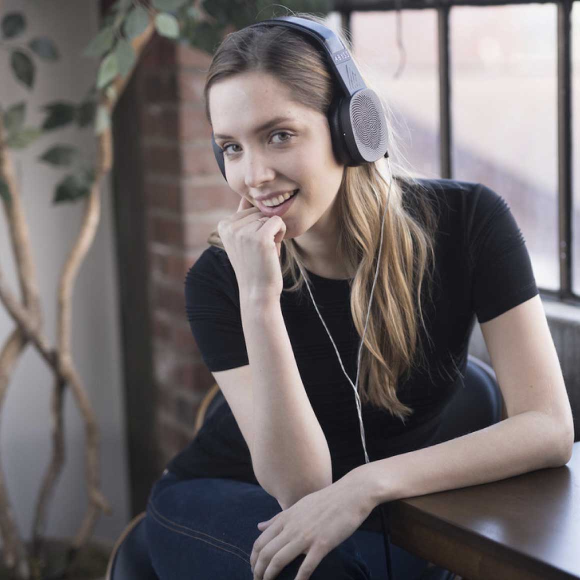 Headphone-Zone-ABYSS-DAINA-V2-BLACK-1160-1160.jpg