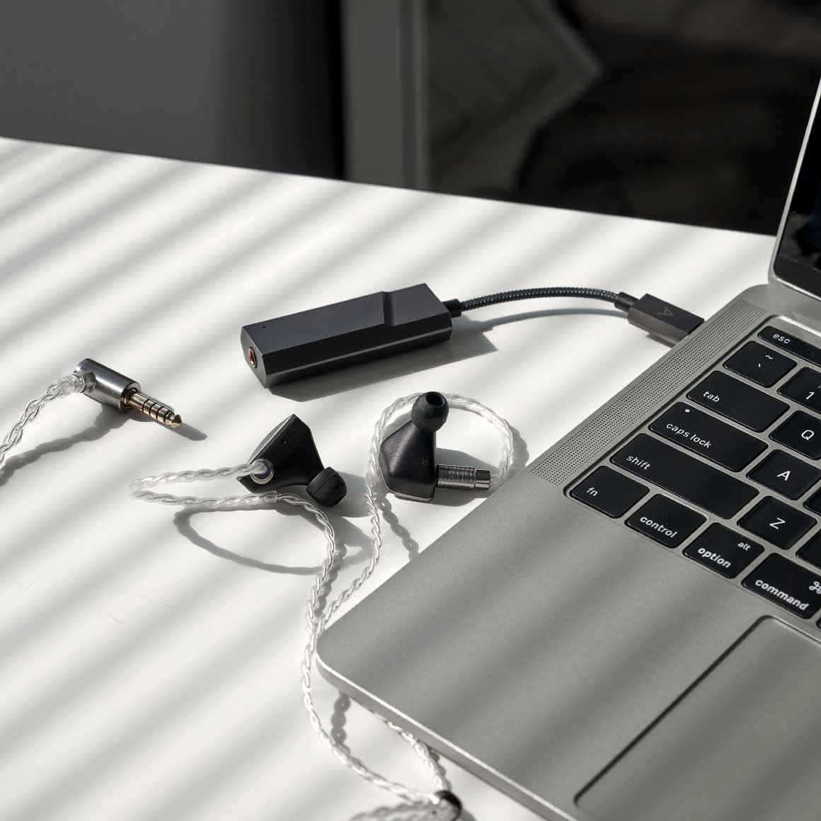 Headphone-Zone-Astell&Kern-AK HC2