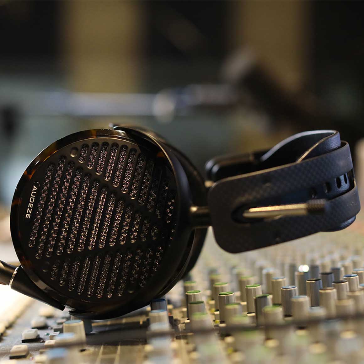 Headphone-Zone-Audeze-LCD-5-4-pin XLR Balanced cable