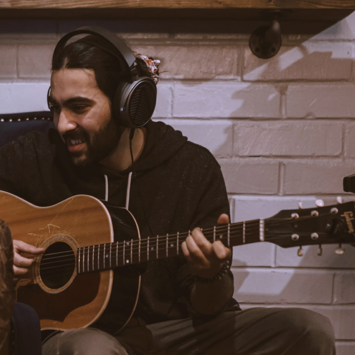 Headphone-Zone-Audeze-MM-100