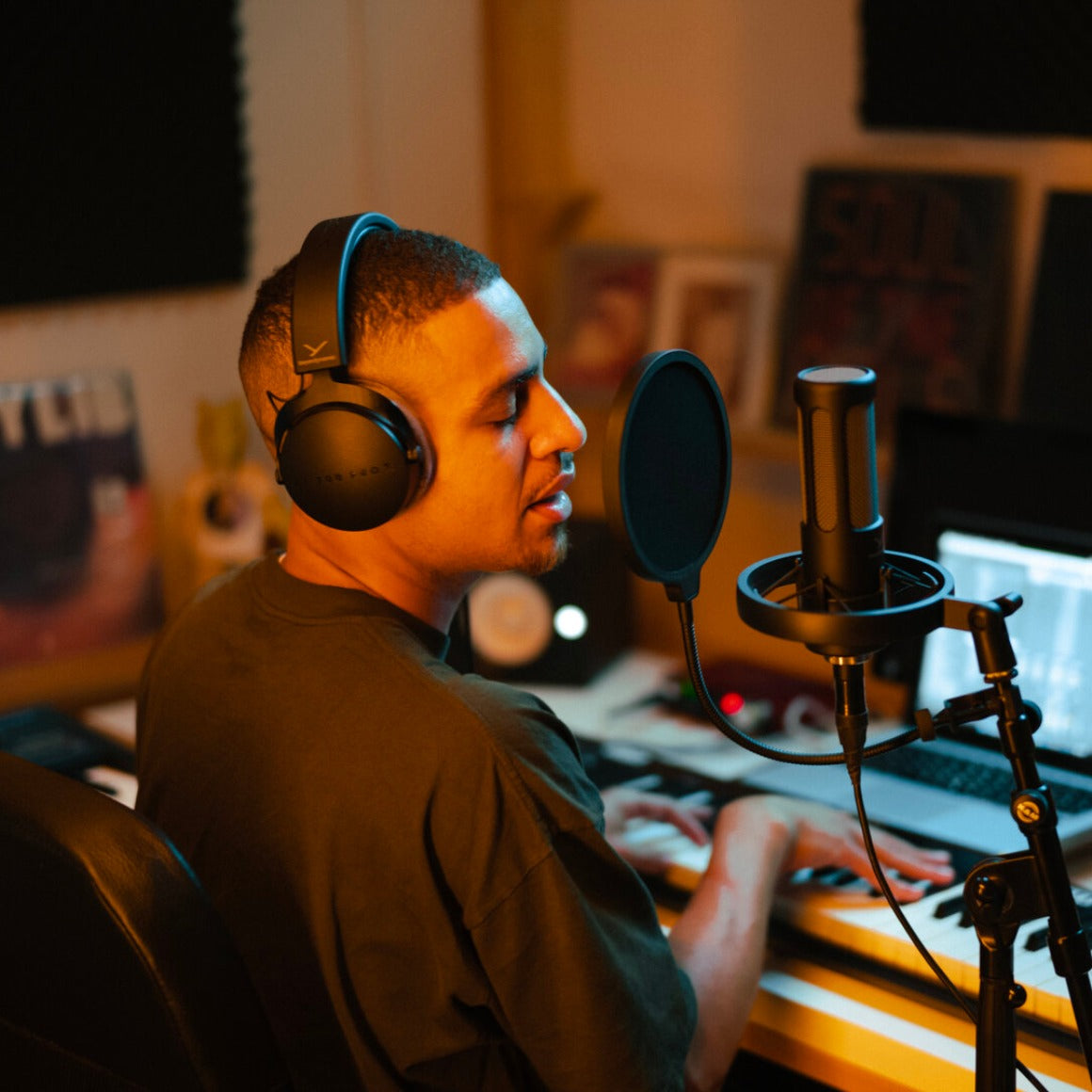 Headphone-Zone-Beyerdynamic-DT-700-PRO-X