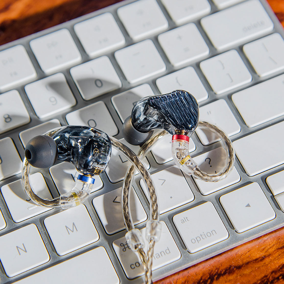 Headphone-Zone-FiiO-FA7-Smoke