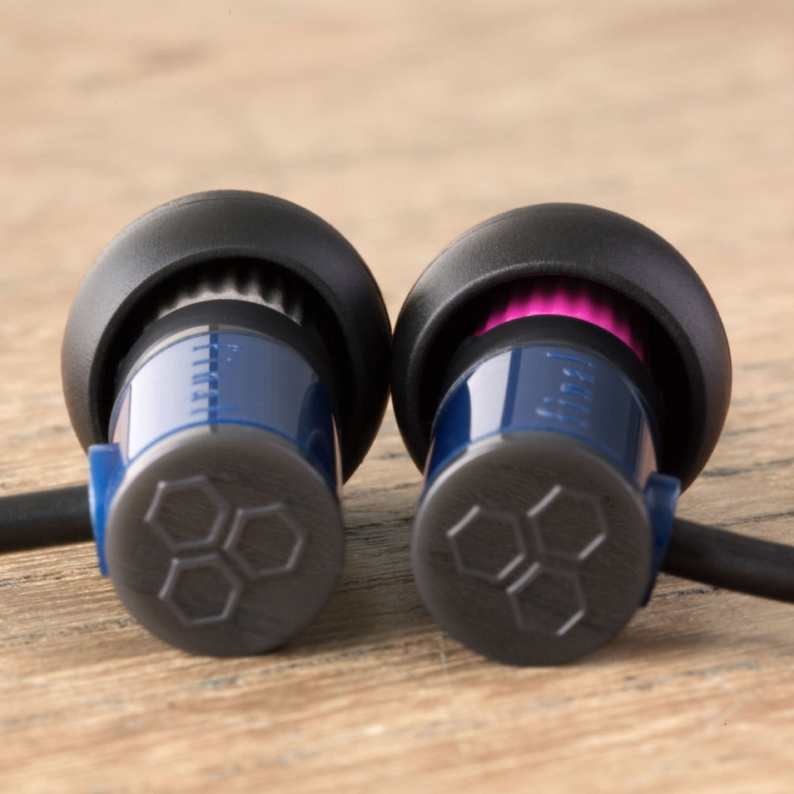 Headphone-Zone-Final-Audio-E1000-Blue