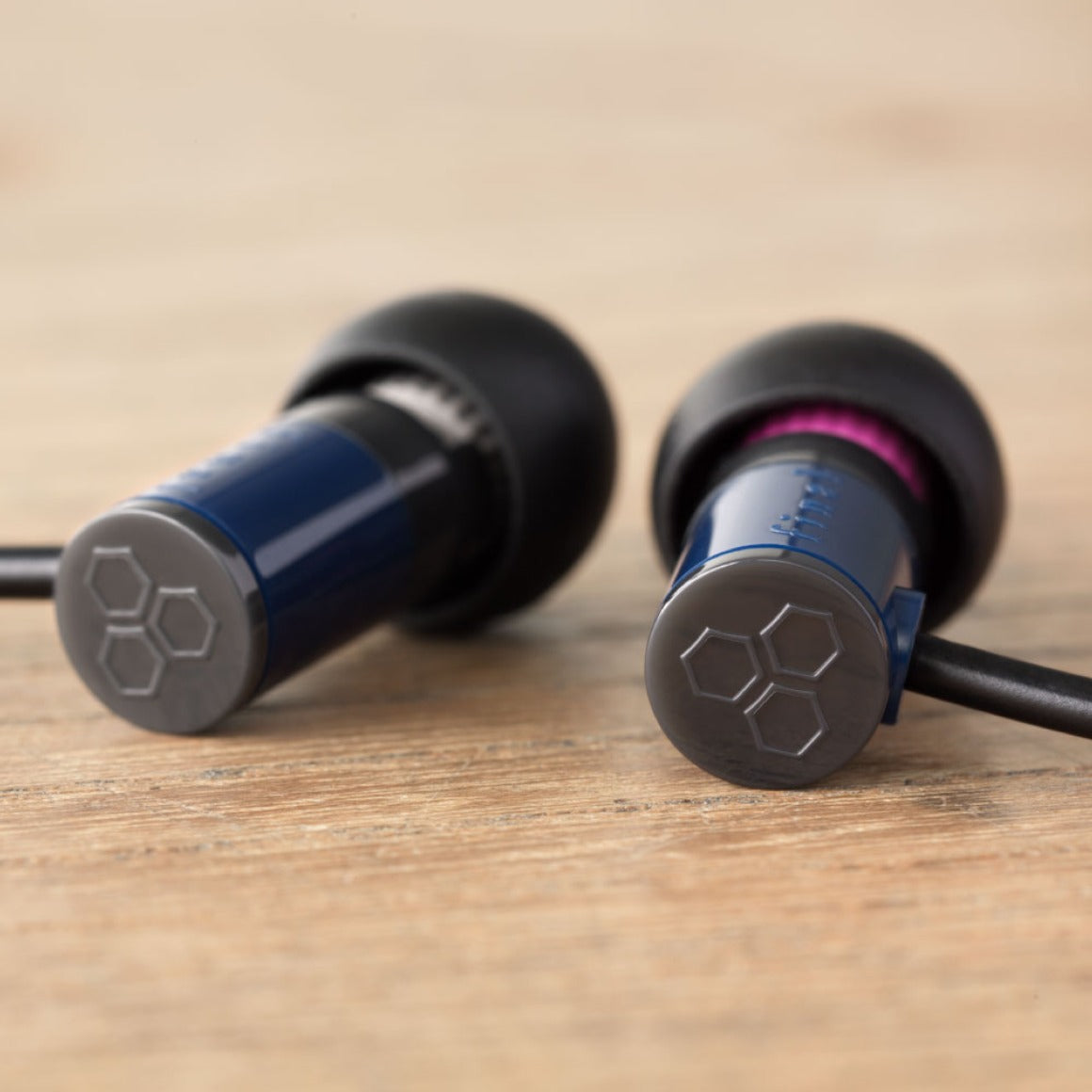 Headphone-Zone-Final-Audio-E1000-Blue