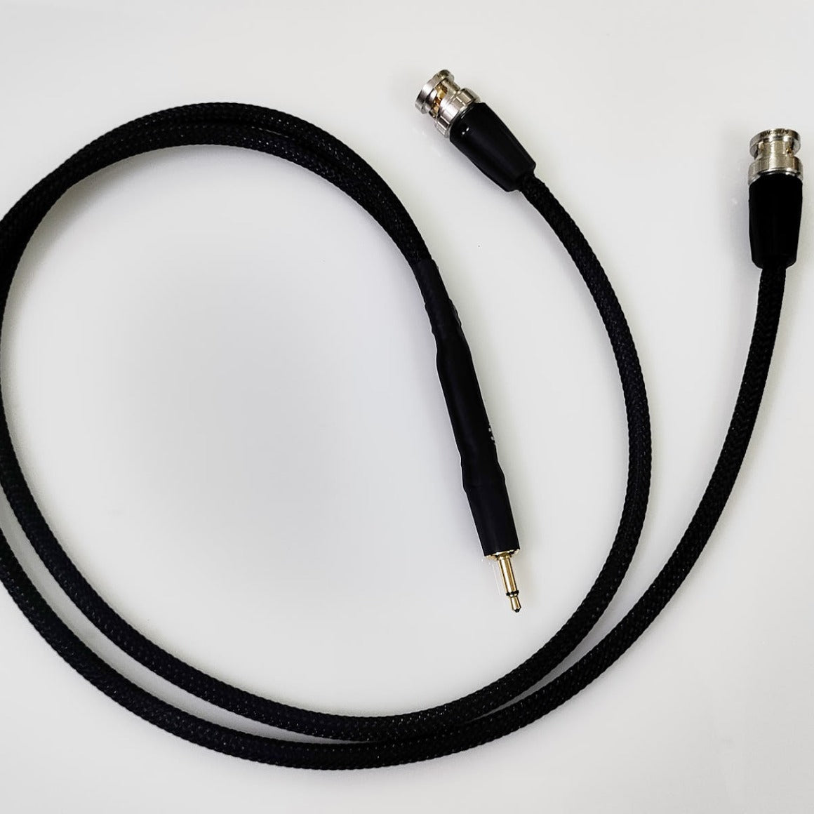 Headphone-Zone-Headgear-Audio-Chord-Mojo-to-Hugo-2M-Scaler-3.5mm-male-coaxial-to-Dual-BNC