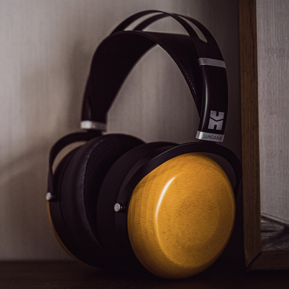 Headphone-Zone-HiFiMAN-SUNDARA-Closed-Back