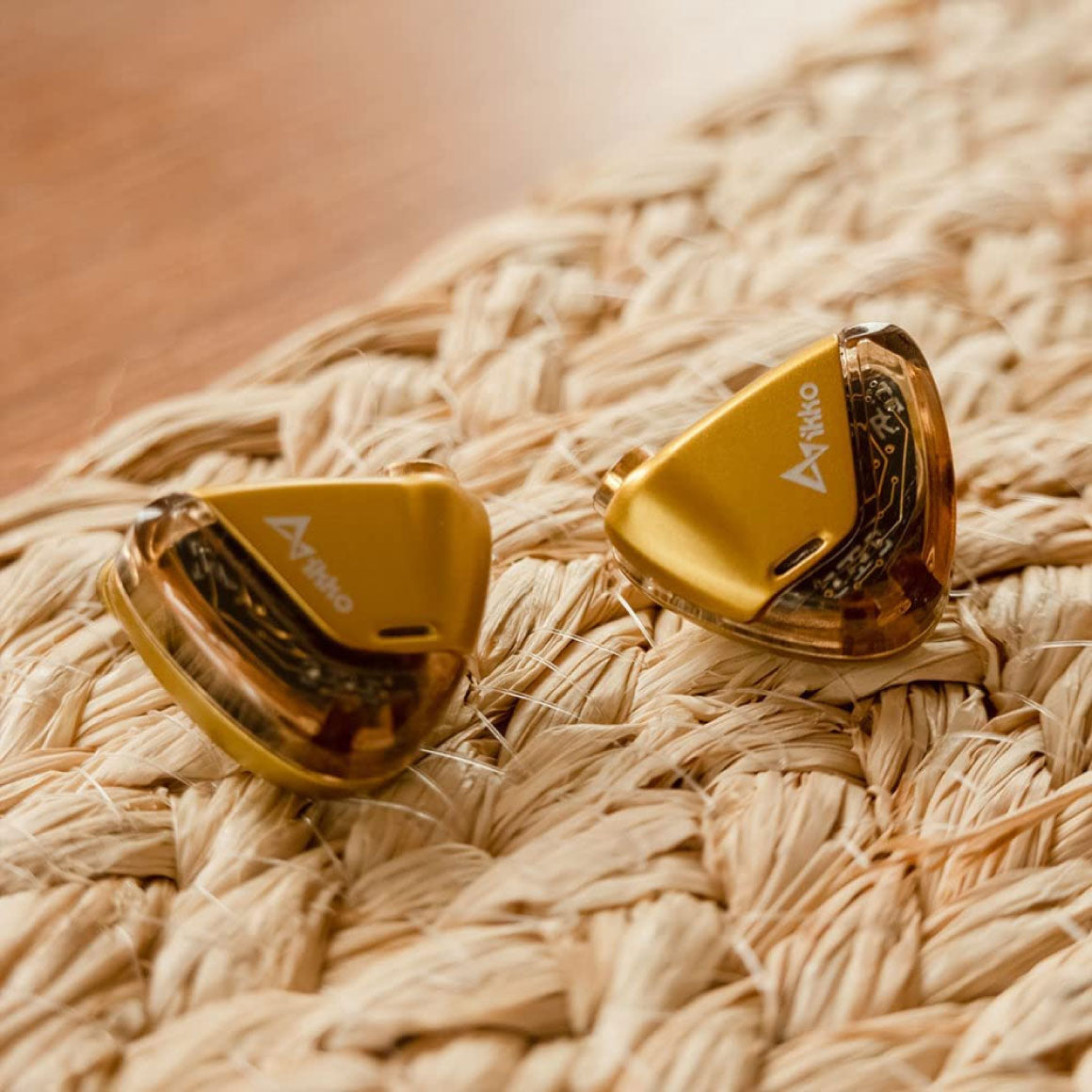 Headphone-Zone-IKKO-OH2-Golden
