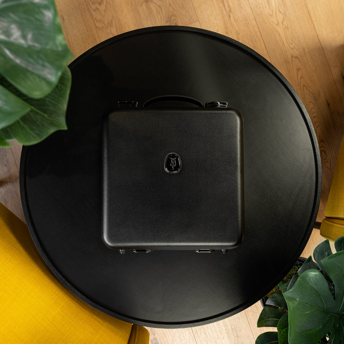 Headphone-Zone-Meze-Elite-Tungsten