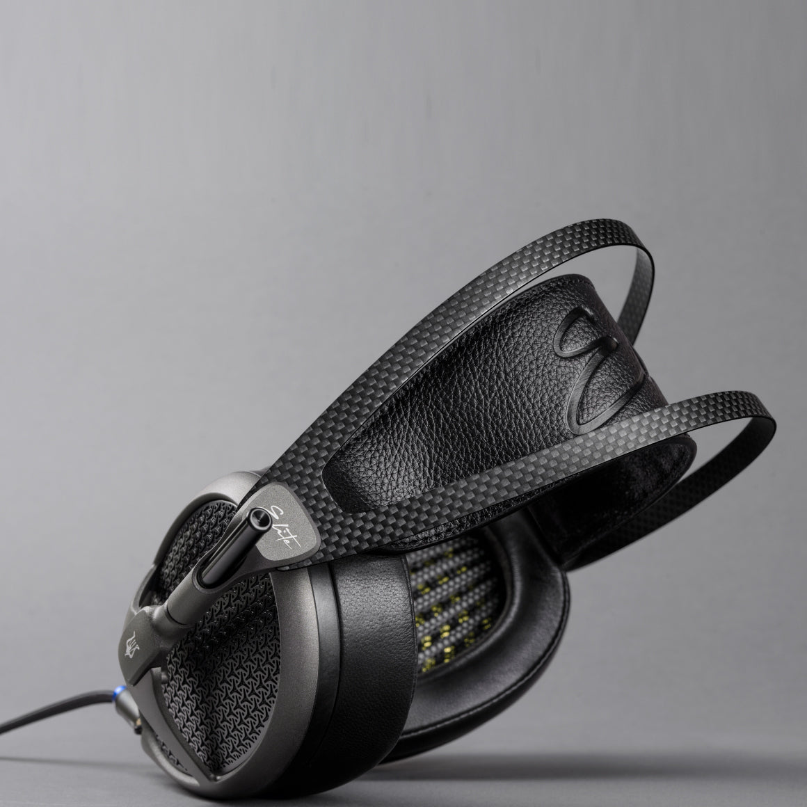 Headphone-Zone-Meze-Elite-Tungsten