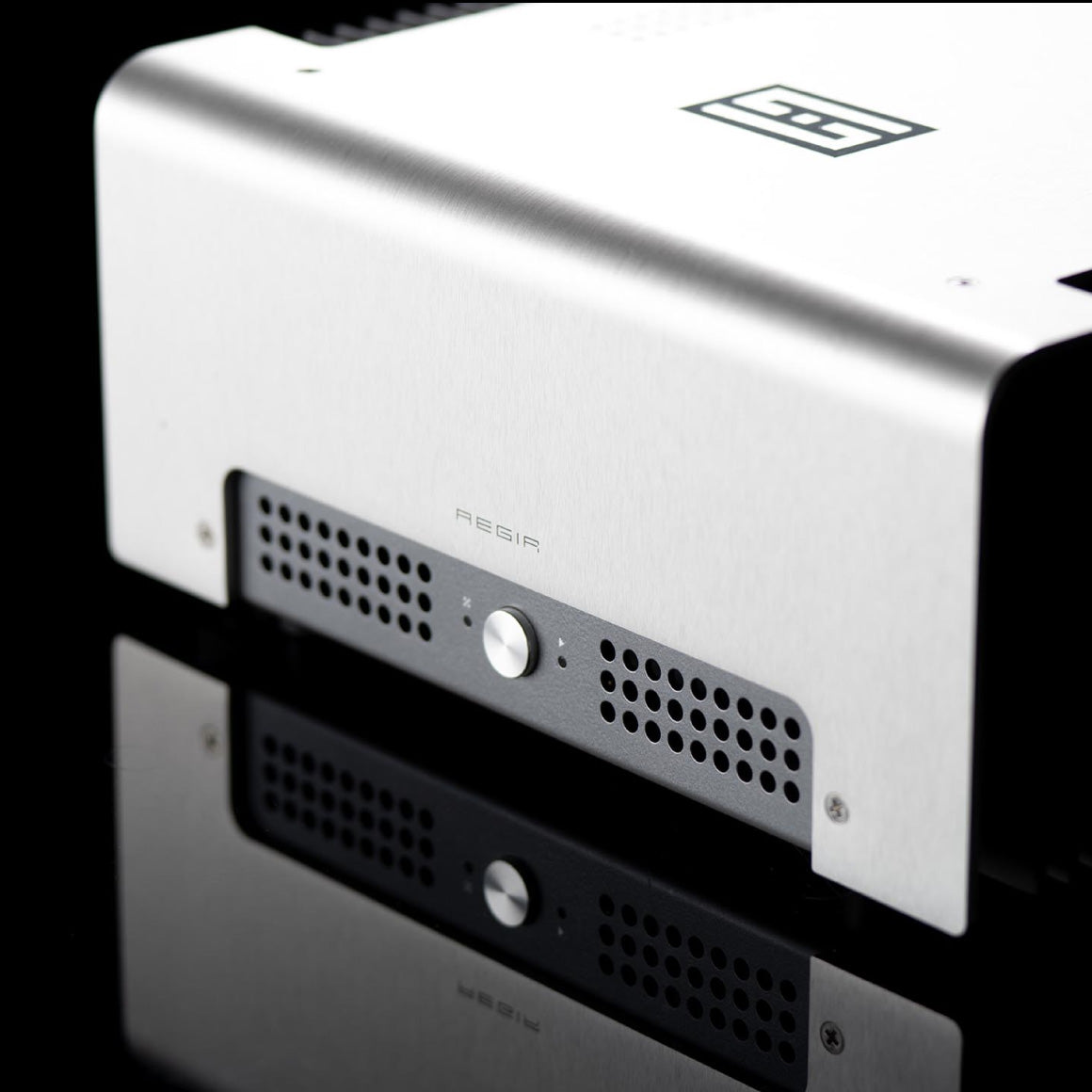Headphone-Zone-Schiit-Aegir-silver