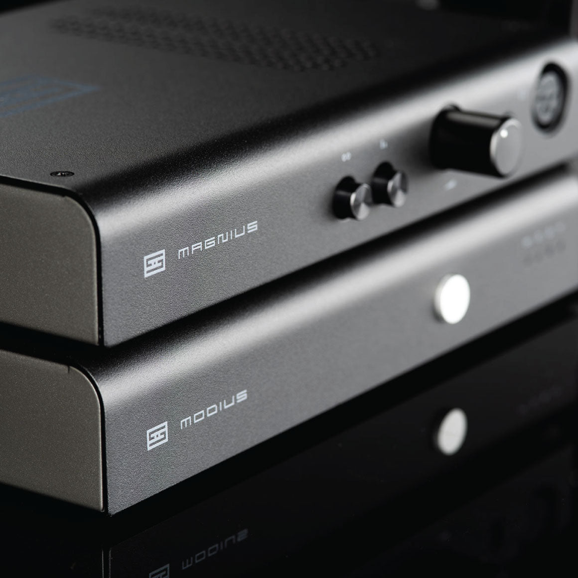 Headphone-Zone-Schiit-magnius