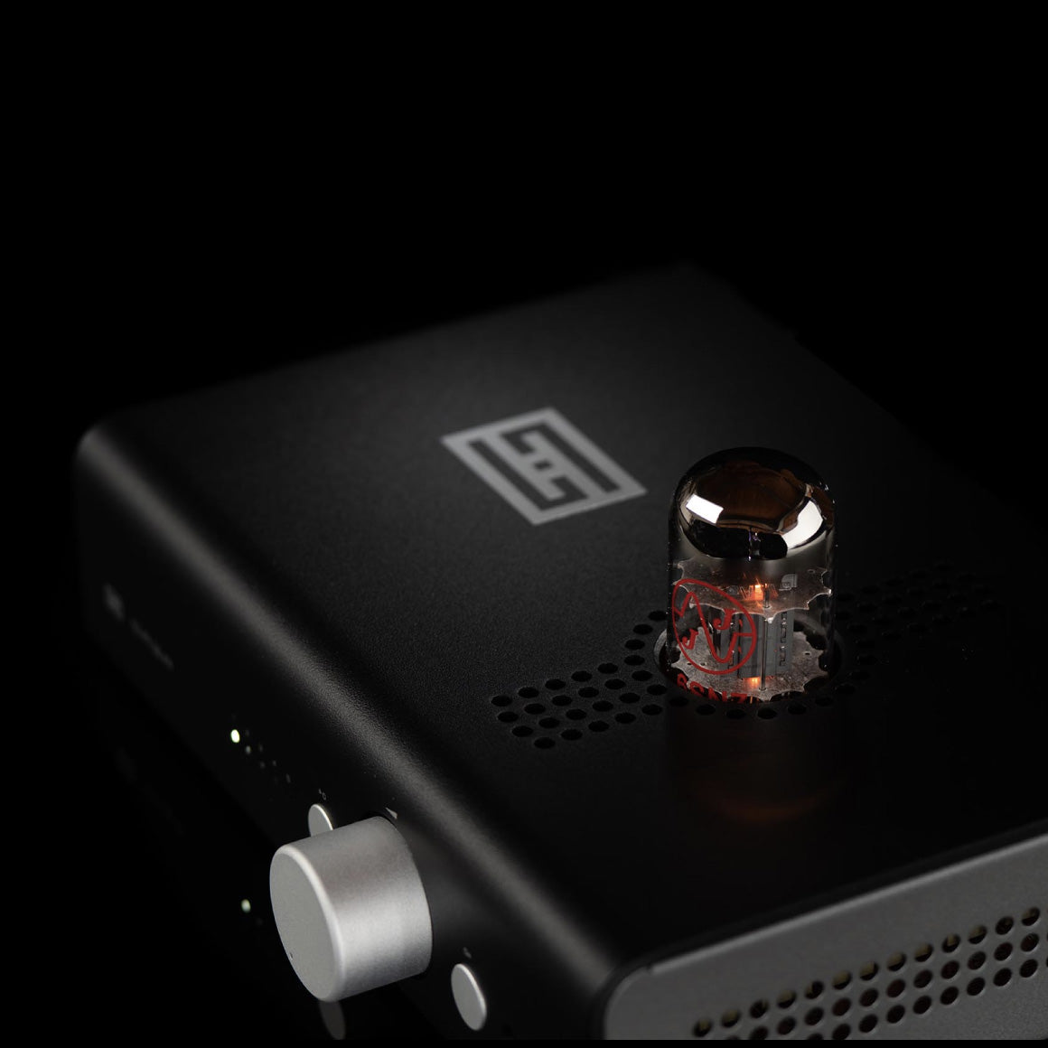 Headphone-Zone-Schiit-saga-plus-black